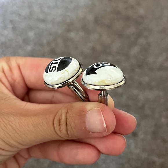 Vintage Duchamp London Cufflinks Go Arrow Stop Sign Black White Round Retro Rare - Picture 7 of 8